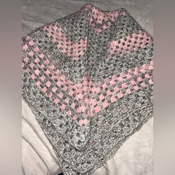 Pink and grey baby blanket - Picture 1 of 3